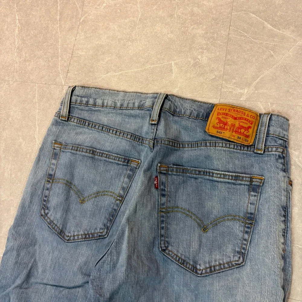 Levis levi 541